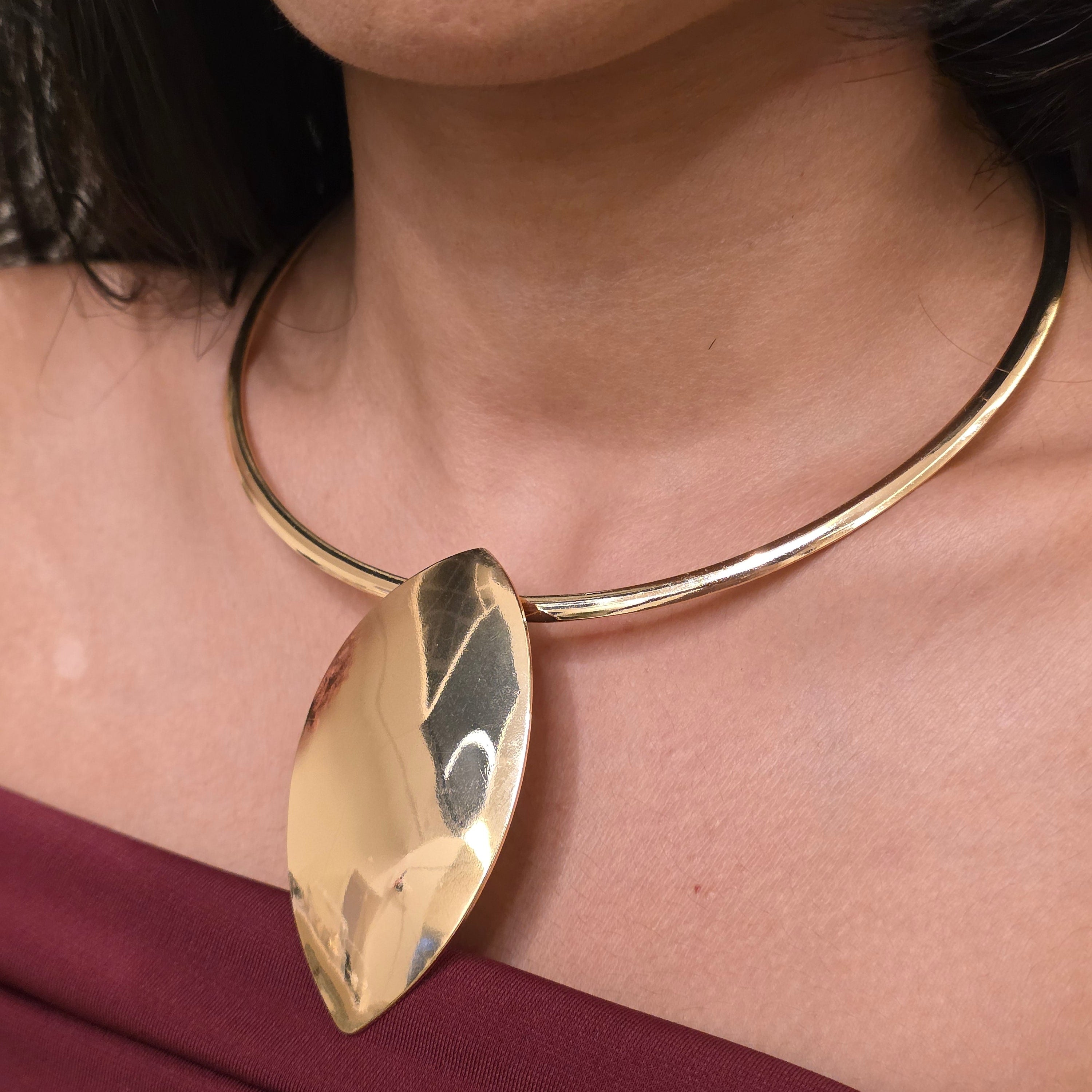 Leaf Collar Necklace