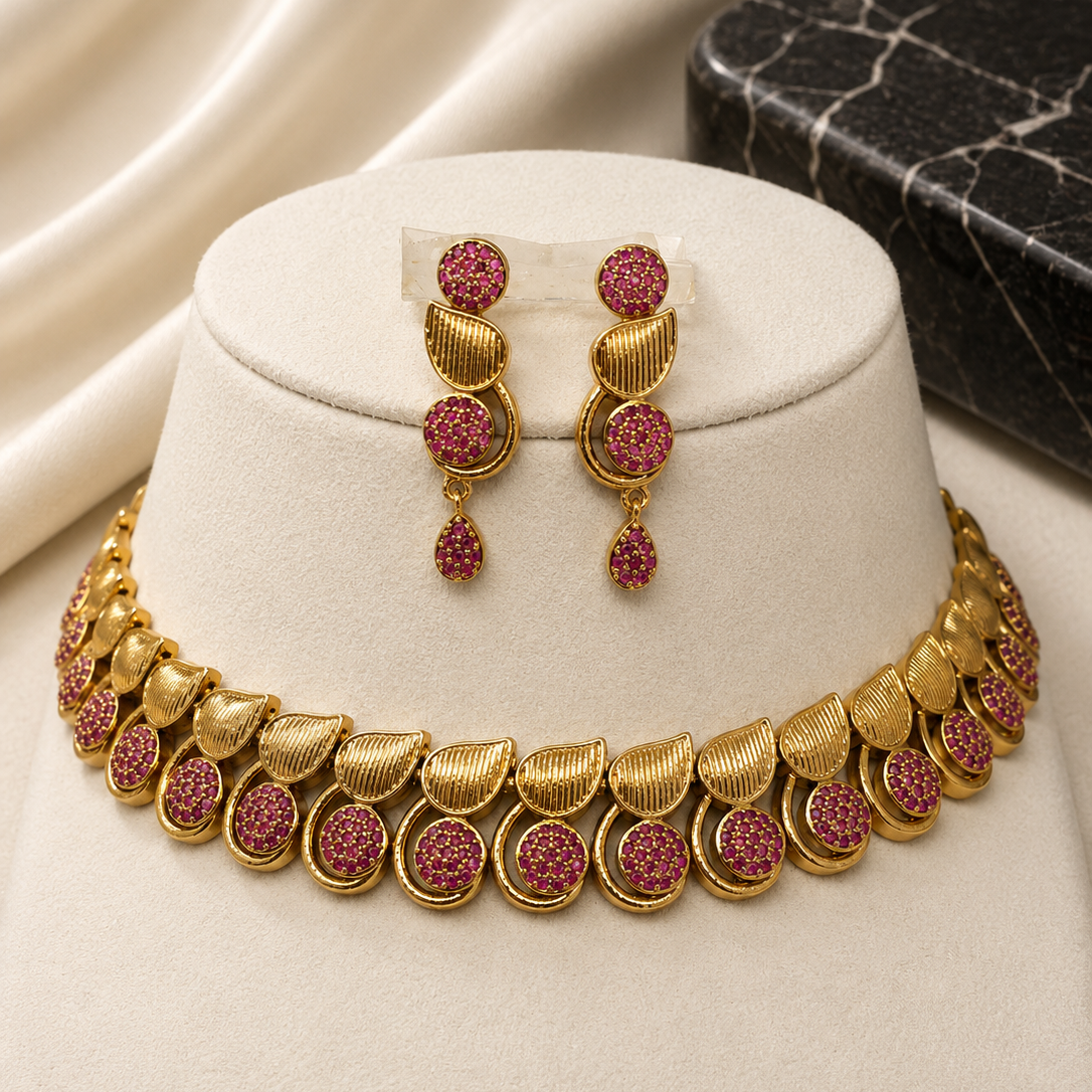 Teardrop Circle Choker