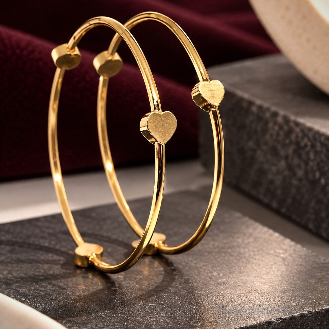 Heart Station Wire Bangle