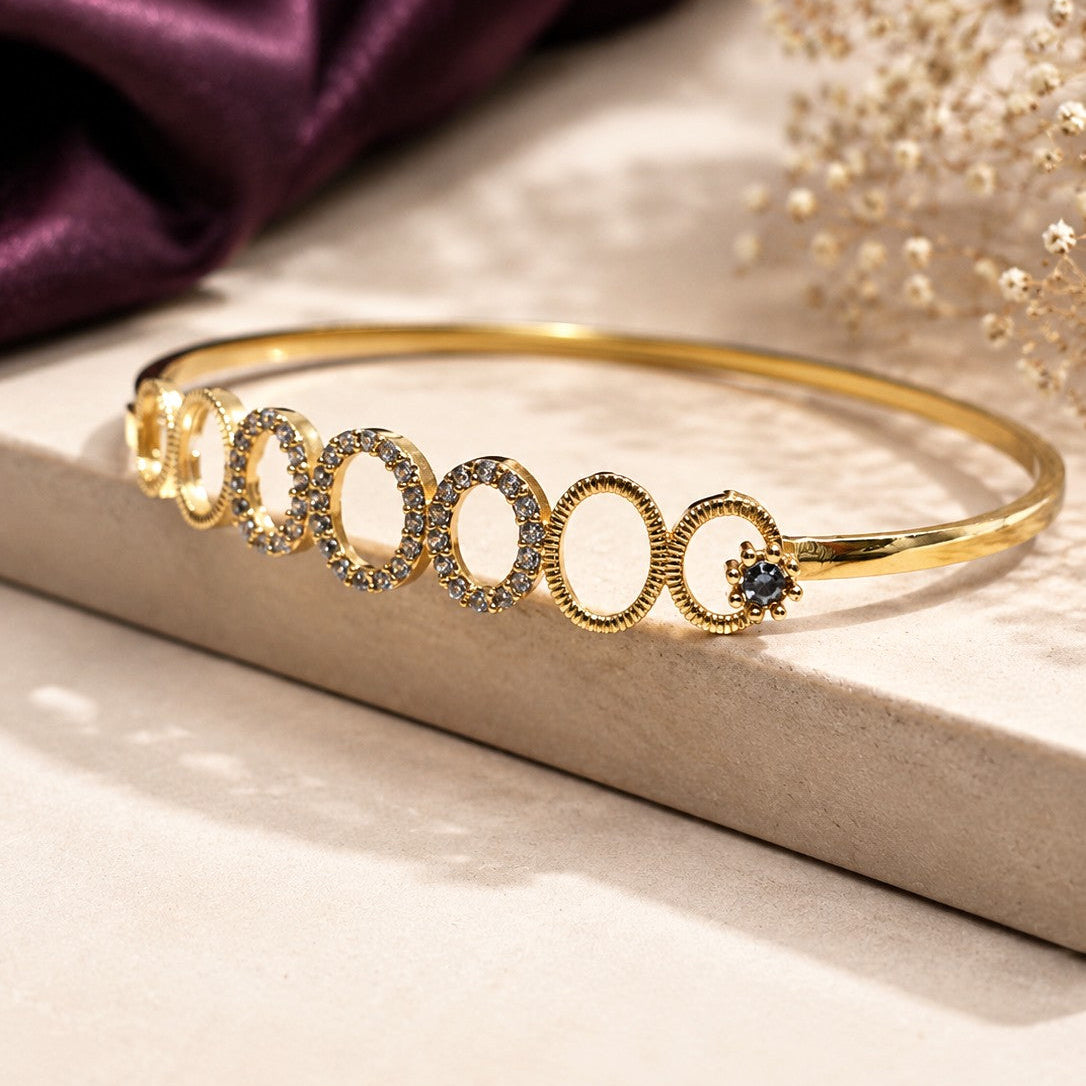 Graduated Oval Link Bangle