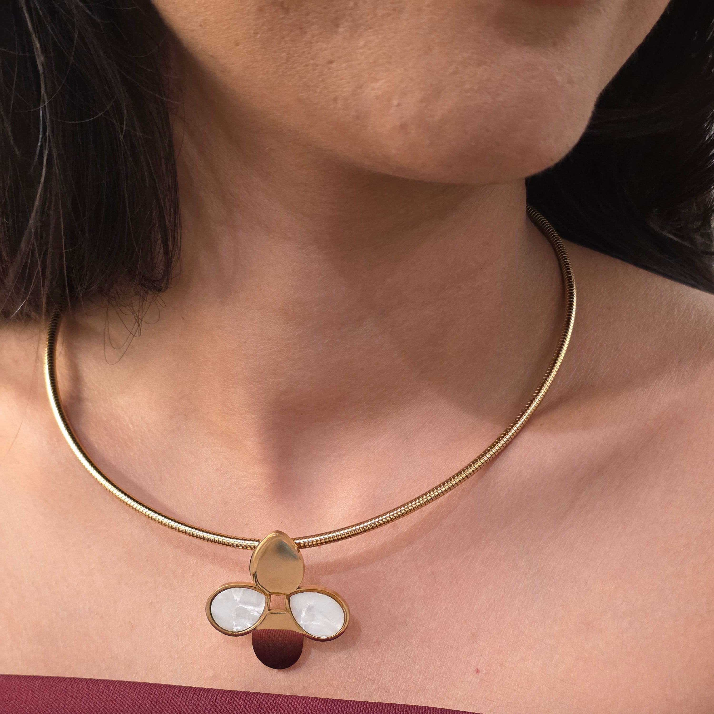 Clover Pearl Necklace