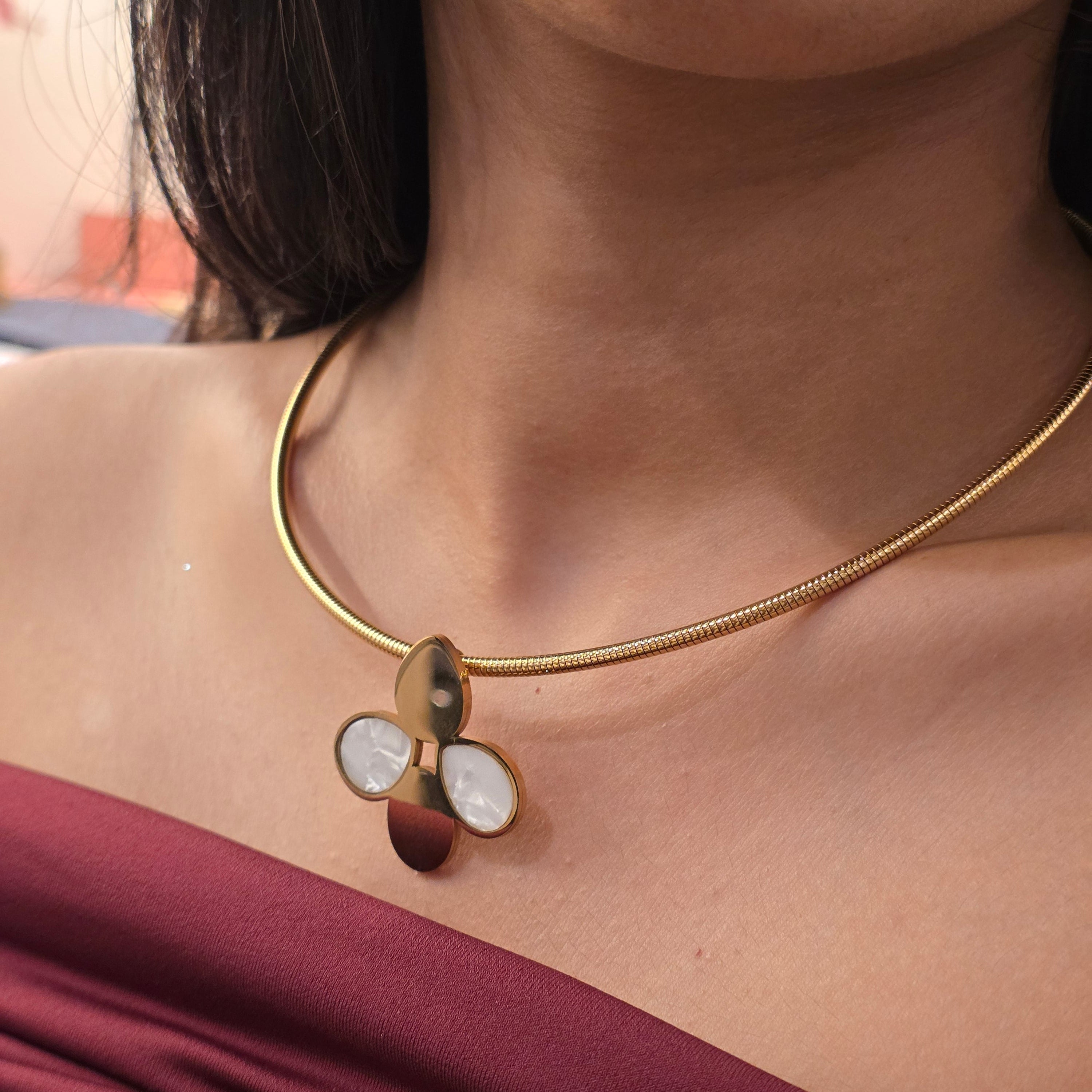 Clover Pearl Necklace
