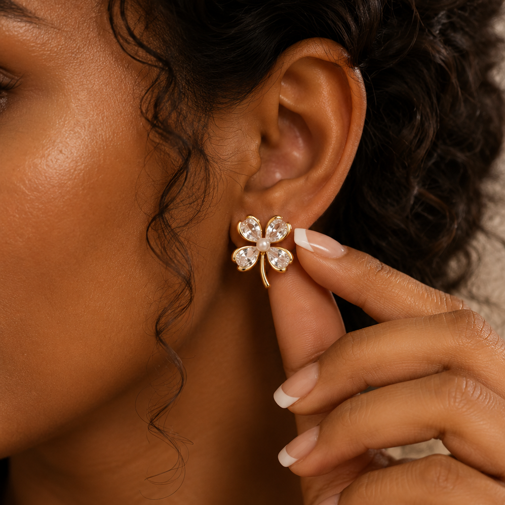 Clover Pearl Earrings