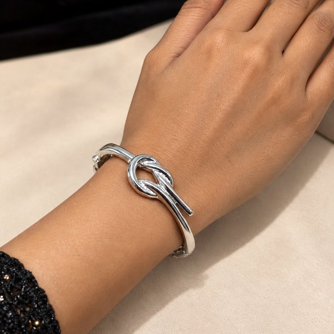 Knot Centerpiece Hinge Bangle