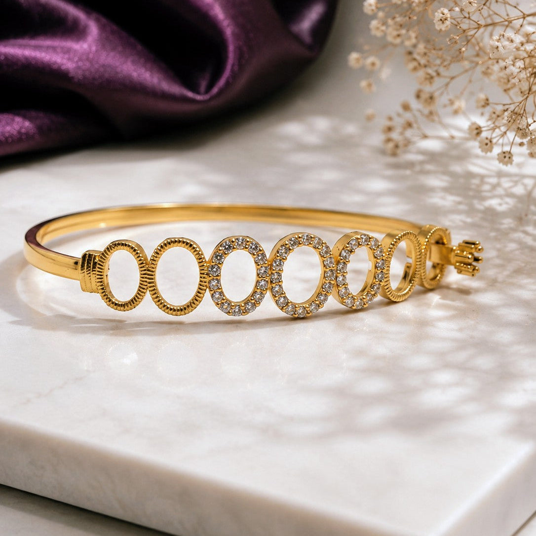 Graduated Oval Link Bangle