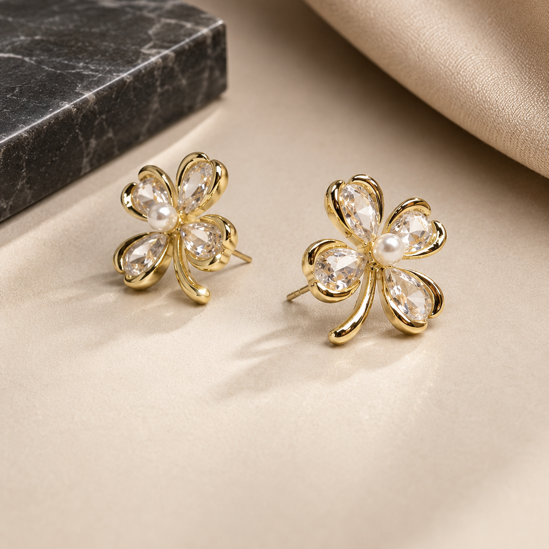 Clover Pearl Earrings