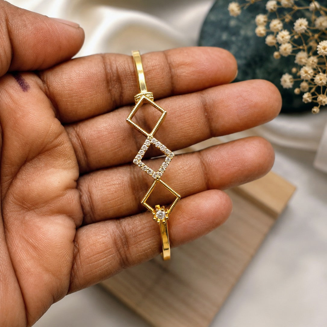 Kite Link Bangle