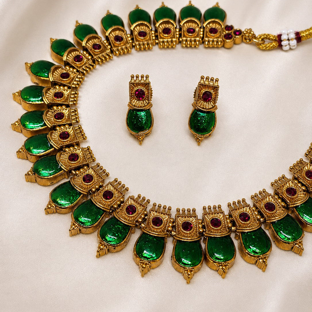Fan Drop Choker Necklace