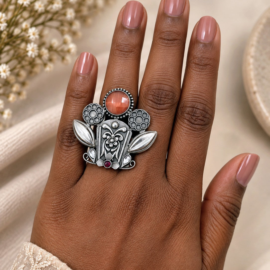 Oxidised Floral Leaf Ring