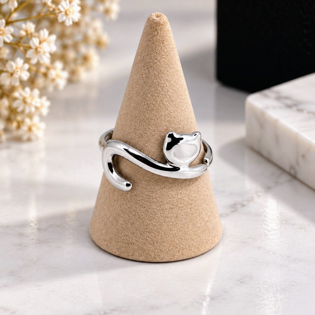 Curled Tail Cat Ring