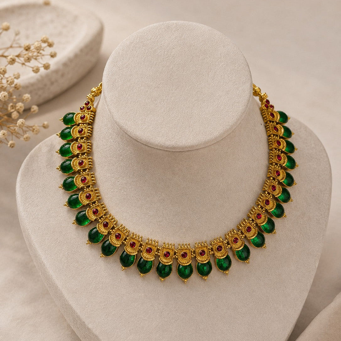 Fan Drop Choker Necklace