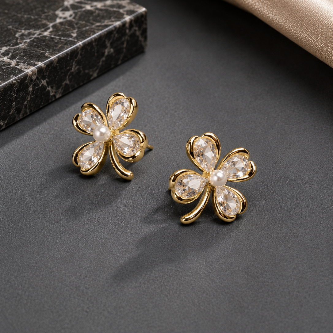 Clover Pearl Earrings