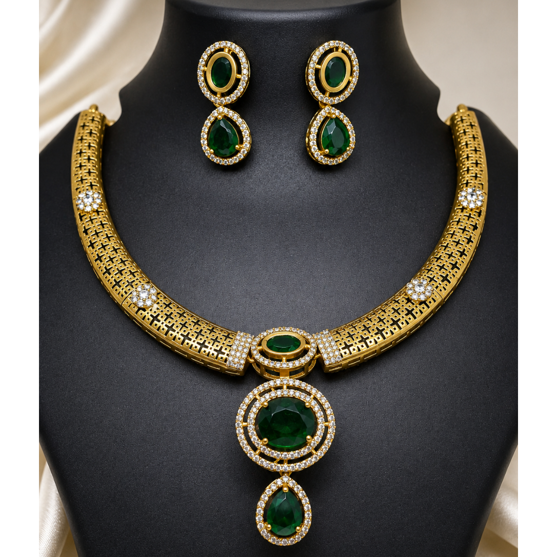 Halo Pendant Collar Necklace