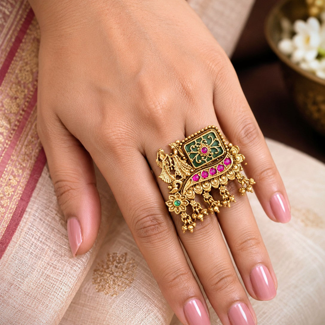 Bridal Figures Fringe Ring