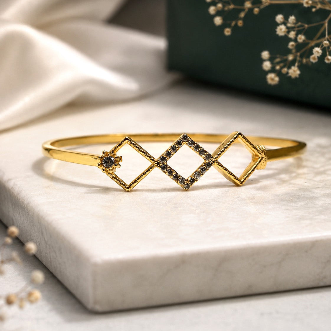 Kite Link Bangle