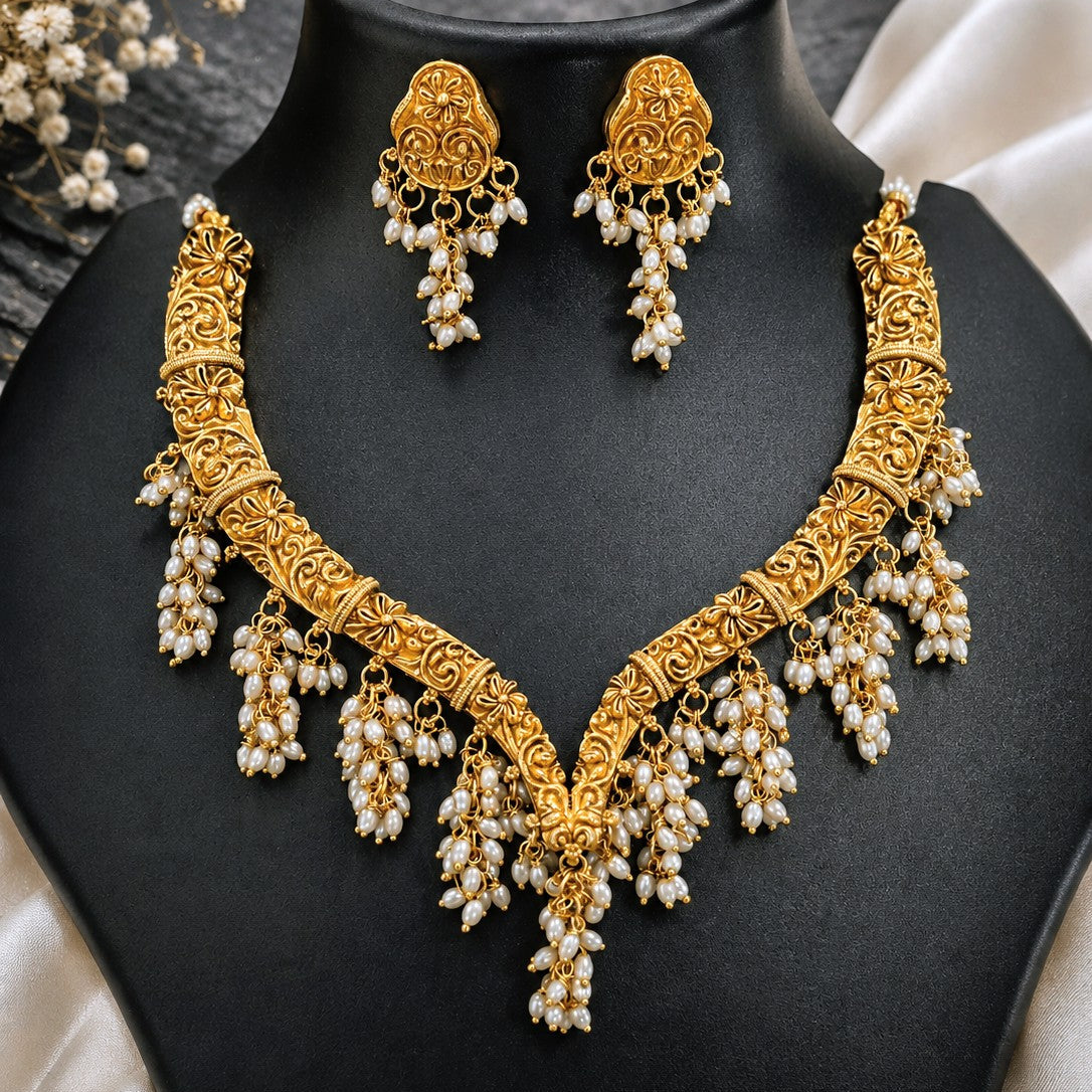 Hasli Pearl Cascade Necklace Set