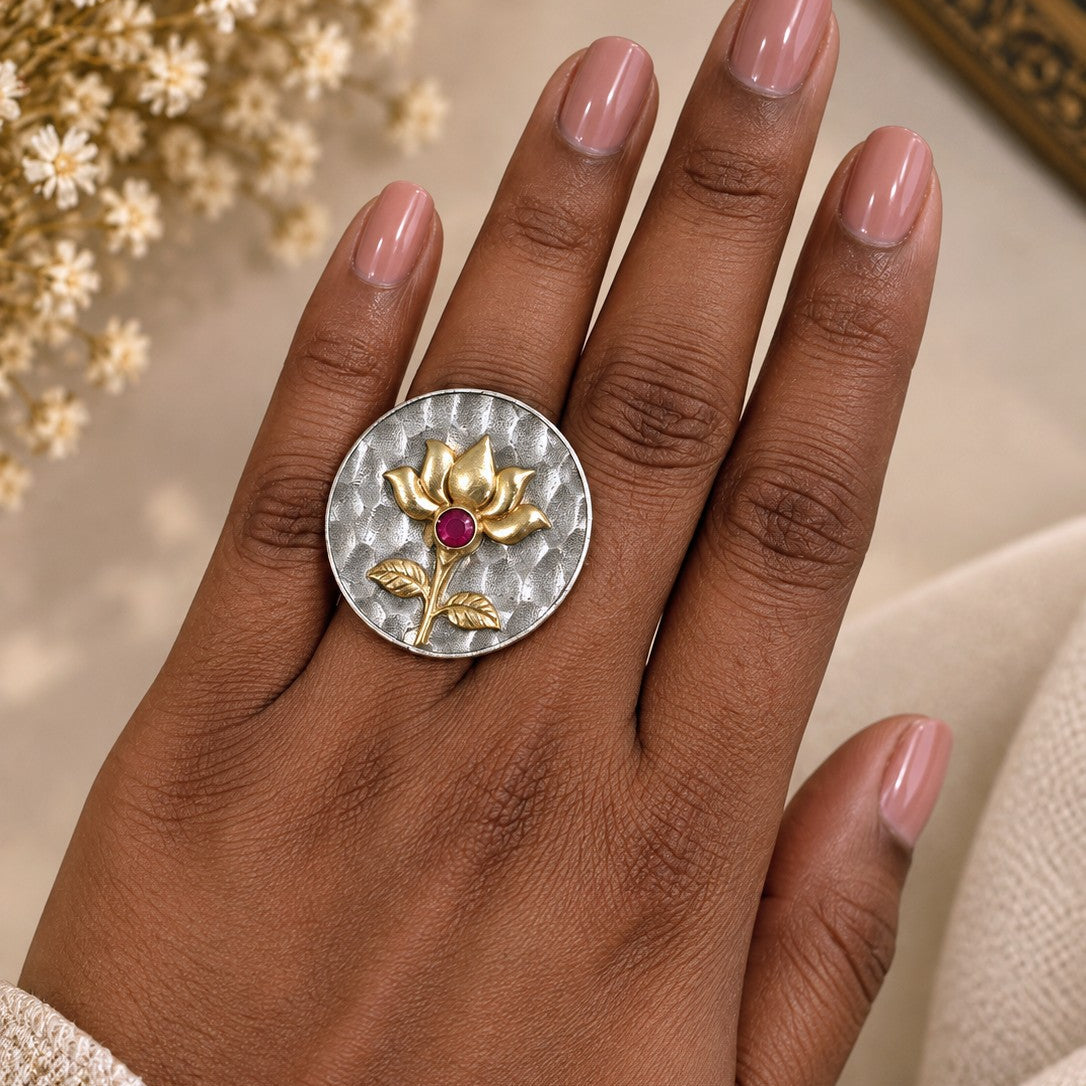 Oxidised Oval Flower Ring