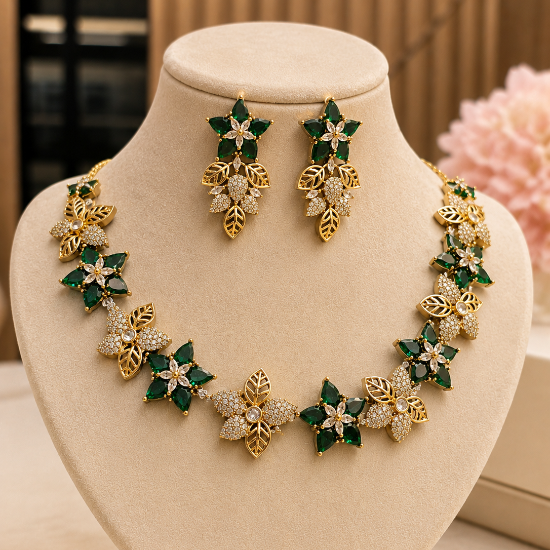 Trellis Bloom Necklace